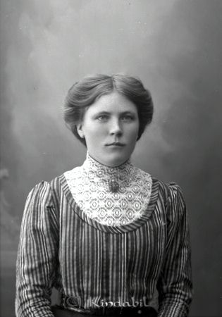 Anna Hektor Gransbo Malexander
godj
Anna Hektor Gransbo Malexander

raja
Anna Arvida Hektor född 1893 i Malexander, dotter till Axel Edvard Hektor och Anna Matilda Månsson Gransbo.
Anna gift 1917 med Oskar Fredrik Karlsson, Bjälnäs.
Källa: Kyrkoarkiv Malexander 
Källa: Gerd Pettersson 

Nyckelord: Hektor Gransbo