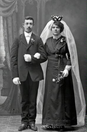Albert Andersson Pettersborg Tidersrum
godj
Albert Andersson Pettersborg Tidersrum
Brudpar
gepe
Uppgifter enl Svar
Nyckelord: Andersson Pettersborg