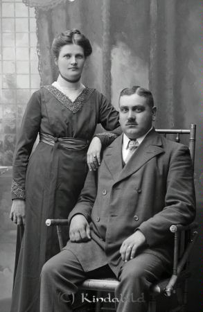 Jonas Andersson Kisa
godj
Jonas Andersson Kisa
Grupporträtt med en man och en kvinna
Mild
Nyckelord: Jonas Andersson
