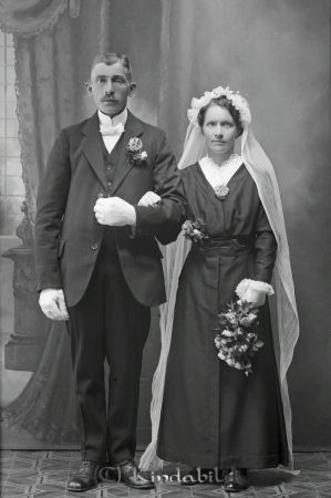Gustaf Pettersson Millingetorp
godj
Gustaf Pettersson Millingetorp
Porträtt med brudpar
Nyckelord: Pettersson Millingetorp