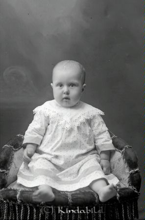 Josef Fält Horn
godj
Josef Fält Horn

raja
Gunni Fält född 1914, dotter till Josef Fält född 1890 och Helga Andersson född 1890. familjen bodde i Bäckefall.
 1940 bodde familjen i Torsåkra Horn.
 Gunni Fält gift med Tore Viktor Jakobsson Torsåkra.
 Barn: Solveig och Klas-Göran.
 Källa. Folkräkning 1860-1947 och 1940 och 1950 och Studiegruppen hembygdsgården 
Nyckelord: Fält Horn