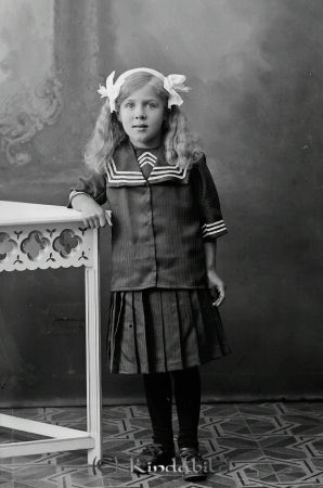 Ingeborg Bergström Brevassa Björkfors
godj
Ingeborg Bergström Brevassa Björkfors

raja
Ingrid Justina Bergström född 1911-02-22 i Oppeby, dotter till Sigrid Ingeborg Johansson född 1889 i Oppeby. Ingeborg vigdes med Karl Hugo Bergström 1916.
Källa: Kyrkoarkiv Oppeby. 
Källa: Gerd Pettersson 

raja
Ingrid gifte sig med Knut Oskarsson.
 Barn; Lars-Gunnar och Irene.
 Ingrids syskon:
 Arne Bergström född 1916, gift med Irma.
 Signhild Bergström född 1918, gift med Tage Pettersson, dotter Barbro gift Andersson.
 Sture Bergström född 1920, gift med Karin.
 Källa: Kyrkoarkiv Oppeby och Barbro Andersson 
Nyckelord: Bergström Brevassa