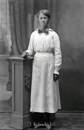 Edit Aspling Prästgården  V Eneby
godj
Edit Aspling Prästgården  V Eneby

raja
Edit Linnéa Aspling född 1901, dotter till Emma Eleonora född Hård 1871 i Skoglund Kjusebo,
Hon fick en dotter Sonja 1924 när hon bodde i Klefsfall.
Hon gifte sig med Karl Adolf Harry Frid.
De bodde 1940 i Berga Norrgård.
Barn: Sonja, inger och Arne.
1950 bodde de i Yxefall Södergård
Dotter Anita född 1942
1960 bodde de i Gäddefall
Källa: Folräkning 1860-1947 och1960 
Källa: Gerd Pettersson

Nyckelord: Aspling Prästgården