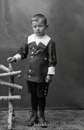 Edvin Alexandersson Njölhult östergård Horn
godj
Edvin Alexandersson Njölhult östergård Horn

raja
Anders Edvin Folke född 1911. 
Källa: Gerd Pettersson

Nyckelord: Alexandersson Njölhult