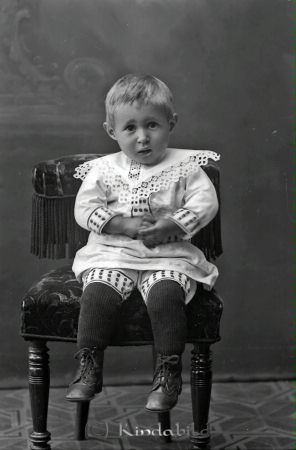 Judith Karlsson Årteryd Hägerstad
godj
Judith Karlsson Årteryd Hägerstad

raja
Dotter till Carl Johan Carlsson född 1859 och hans hustru Anna Maria född Andersson. 
Källa: Sv Gods och Gårdar 
Källa: Gerd Pettersson

Nyckelord: Karlsson Årteryd