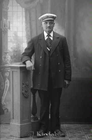 Axel Jacobsson  Högtomta
godj
Axel Jacobsson  Högtomta

raja
Axel Jakobsson född 1864 son till Jakob Abrahamsson och Lena Kristina Bengtsdotter. Axel jakobsson övertog Högtomta 1906 efter sin far som kom dit 1841.
Källa: Sv Gods och Gårdar. 
Källa: Gerd Pettersson 

Nyckelord: Jacobsson Högtomta