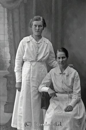 Hilda Nilsson  Skansen  Björkhult
godj
Hilda Nilsson  Skansen  Björkhult
Grupporträtt med två kvinnor
Hilda Nilsson blev 103 år
Nyckelord: Nilsson Skansen