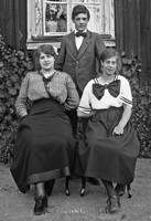 Filnamn=Stahre - 9398z - ej lapp.jpg
Filstorlek=36KiB
Dimensioner=307x450
Uppladdade datum=Jul 08, 2007 Stahre - 9398z - ej lapp.jpg