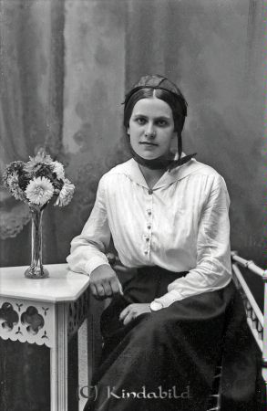 Englis Karlsson  Vernamo  V. Eneby
godj
Englis Karlsson  Vernamo  V. Eneby

raja
Englis Karlsson född 1902 i Horn , dotter till Per August Enok Karlsson statdräng i Ekeby och Selma Augusta Maria Gustafsdotter.
Källa:Folkräkning 1910 
Källa: Gerd Pettersson 

Nyckelord: Karlsson Vernamo