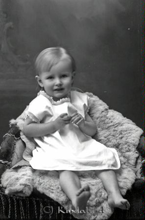 Konrad Pettersson  Kölefors
godj
Konrad Pettersson  Kölefors

raja
Min mamma Elly 
Källa. rego

raja
Elly Maria Katarina Pettersson född 1918 i Kisa, dotter till Konrad Pettersson och hans maka Katarina född Bröthlin.
Källa; Folkräkning 1860-1947 
Källa: Gerd Pettersson

Nyckelord: Pettersson Kölefors