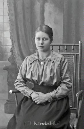 Cecilia Bröthlin  Hägna  Kölefors
godj
Cecilia Bröthlin  Hägna  Kölefors

raja
Hulda Cecilia Bröthlin född 1901 i Västra Eneby, gift 1925 med Gustafsson. Död 1963 i Linnäs Tjärstad.
Källa: SVAR 
Källa: Gerd Pettersson

Nyckelord: Bröthlin Hägna