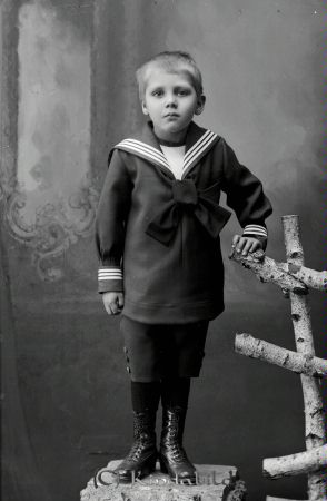 Karl Jonsson  Aska  Hägerstad
godj
Karl Jonsson  Aska  Hägerstad

raja
Sven Holger Jonsson född 1915 i Hägerstad, son till Karl Jonsson Aska Lillgård.
Källa: Församlingsbok Hägerstad. 
Källa: Gerd Pettersson

Nyckelord: Jonsson Aska
