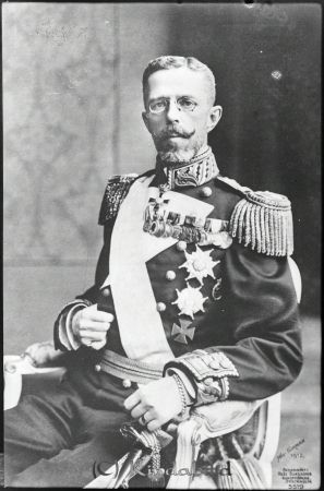 Kung Gustav V
gepe
Kung Gustav V  Sveriges konung 1907-1950
Nyckelord: Kung Gustav V