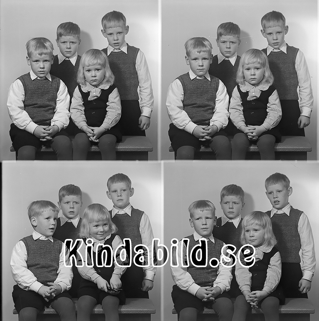 Barnen Gustavsson Misterfall Kisa
raja
Syskonskara

raja
Barn till Einar Gustafsson född 1903 i Kisa och Greta född Leek 1905 i Asby.
Bakre raden fr vänster: Nils född 1936 och Rune född 1935
Främre raden fr vänster: Sven född 1938 och Hans född 1940.
Källa: Folkräkning 1940 
Källa: Gerd Pettersson

Nyckelord: Gustavsson Kisa