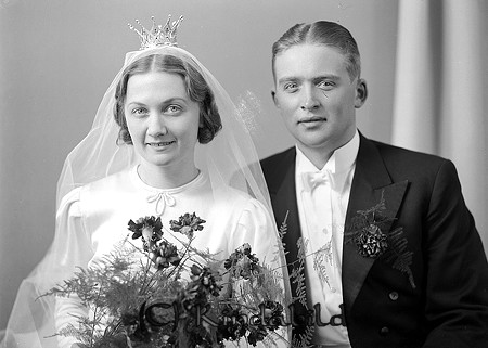 Helge Petersson Hermansbo Norra Vi 
raja
Brudpar

Nyckelord: Petersson Norra Vi