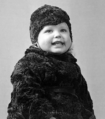 Janet Eriksson Kisa
raja
Flicka klädd i vinterjacka och mössa

raja
Janet är dotter till Gustav o Märtha Eriksson, en broder vid namn Bo. Janet var gift med Åke Lundqvist.
Källa: Studiegruppen Hembygdsgården

Nyckelord: Eriksson Kisa