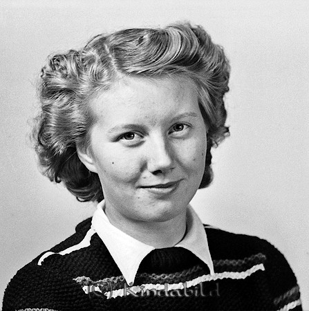 Svea Lindqvist Kisa
raja
Kvinna klädd i ljus blus under en stickad tröja

Gift med Johan Klenfeldt.
Källa: Studiegruppen Hembygdsgården 

raja
Föräldrar till Svea var Carl Gustaf och Maja Lindqvist 
syskon till Svea var Sigvard, Göte, Torborg och Maj. 
Källa: Gerd Pettersson

Nyckelord: Lindqvist Kisa