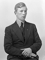 Filnamn=Falk - 6785.jpg
Filstorlek=36KiB
Dimensioner=340x450
Uppladdade datum=Okt 06, 2015 Falk - 6785.jpg