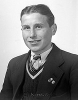 Filnamn=Falk - 6885z.jpg
Filstorlek=37KiB
Dimensioner=352x450
Uppladdade datum=Okt 06, 2015 Falk - 6885z.jpg