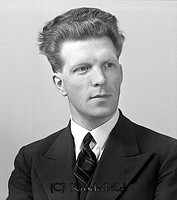 Filnamn=Falk - 6988z.jpg
Filstorlek=46KiB
Dimensioner=399x450
Uppladdade datum=Okt 06, 2015 Falk - 6988z.jpg