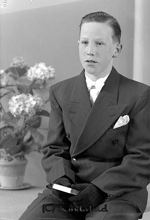Sune Fasth Kisa
raja
Konfirmationsfoto

Nyckelord: Fasth Kisa