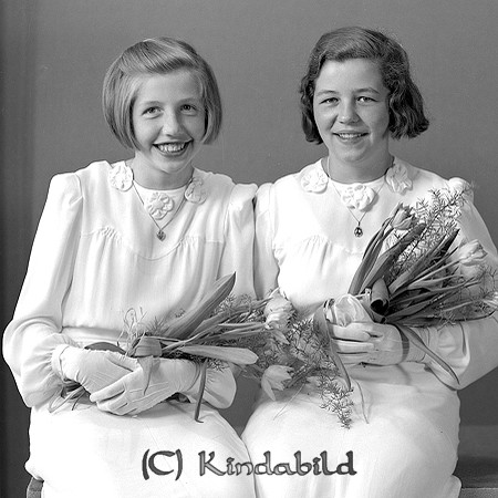 Ingegärd o Gun-Britt Nilsson Kisa
raja
Konfirmationsfoto

raja
Ingegerd född 1925 och Gun-Britt Nilsson, döttrar till Edvin och Julia Nilson i Svanbäcken Kisa.
Brodern hette Bertil. 
Ingegerd var gift med Olof Karlsson och bodde i Kisa. 
Källa: Studiegruppen hembygdsgården


Nyckelord: Nilsson Kisa