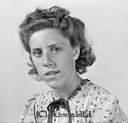 Karin Sjögren Kölefors
raja
Kvinna klädd i klänning   

Nyckelord: Sjögren Kölefors