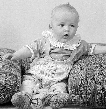 Pelle Ek Kisa
raja
Liten pojke som sitter i en fåtölj

raja
Pär Göran Zami Ek född 1940 i Kisa. Han var son till Albin Zami Reinhold Ek född 1905, bekklädnadsarbetare på Eklunds i Kisa och Anna Elisabet född Eglund 1920-05-30.
1970 bodde Pår i Mantorp med hustru Solveig Linnéa född 1941 i Örebro. De hade barnen Gunilla född 1965 och tvillingarna Anna och Niklas födda 1968.
Källa: Kyrkoarkiv Kisa, Folkräkning 1970 
Källa: Gerd Pettersson

Nyckelord: Ek Kisa