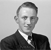 Filnamn=Falk - 7239z.jpg
Filstorlek=49KiB
Dimensioner=450x445
Uppladdade datum=Okt 06, 2015 Falk - 7239z.jpg