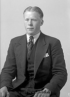 Filnamn=Falk - 7266.jpg
Filstorlek=32KiB
Dimensioner=326x450
Uppladdade datum=Okt 06, 2015 Falk - 7266.jpg