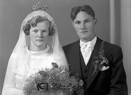 Henry Axelsson Örsebo Svalsjö
raja
Brudpar

Nyckelord: Axelsson Svalsjö