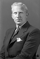 Filnamn=Falk - 7286a.jpg
Filstorlek=31KiB
Dimensioner=303x450
Uppladdade datum=Okt 06, 2015 Falk - 7286a.jpg