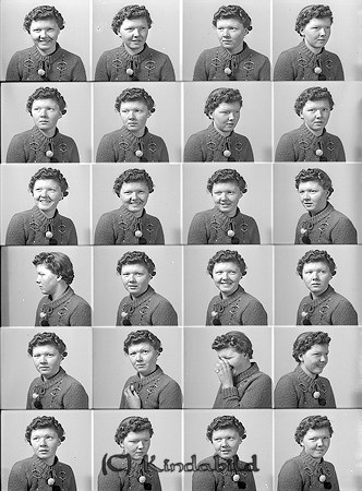 Eva Zandersson Ljungstorp Ulrika
raja
Kvinna klädd i stickad tröja

raja
Eva Zandersson född 1922 i Ljungstorp Emtefall.
Hon var dotter till Karl Oskar Zandersson född 1875 i Ivranäs Malexander.
Eva Zandersson gifte sig med Harald Svensson född 1915 i Vimantorp Kisa. Han var kyrkvaktmästare i Ulrika.
De hade två barn: Conny född 1946 och Catharina född 1948.
Källa: Familjer och Gårdar i Ulrika 
Källa: Gerd Pettersson

Nyckelord: Zandersson Ulrika