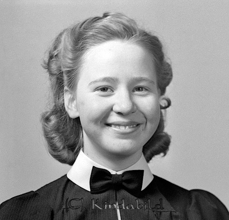 Göta Staaf Kisa
raja
Göta Staf född 1926, dotter till Johan och Laura Staf från Stensborg Kisa. Systrar Margit och Svea.
 Göta flyttade till Stockholm, gifte sig Gleistedt och dog 1979 i Hägersten.
 Källa: Studiegruppen hembygdsgården, Sv dödbok. 

