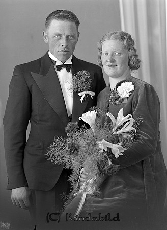 Hugo Andersson Vinstorp Kisa
raja
Brudpar

raja
Hugo och Dagmar Andersson. 
Källa: Gerd Pettersson


Nyckelord: Andersson Kisa