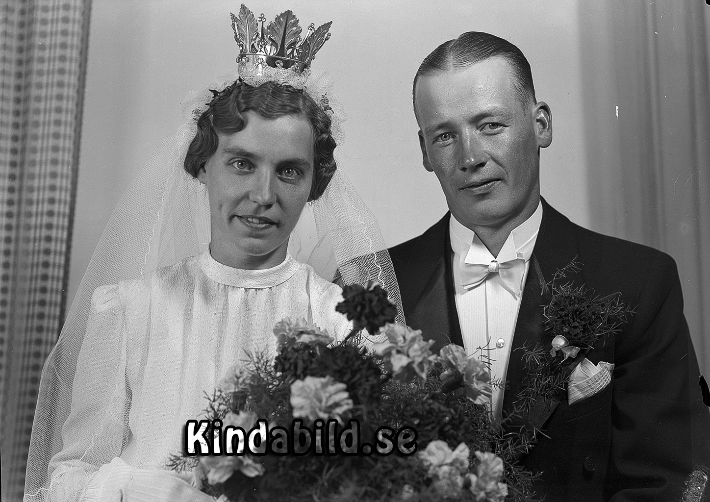 Gustav Bohre Drättinge Hägerstad
raja
Brudpar

raja
Karl Gustav Bore född 1916 i Tidersrum och Karin Susanna född Fröjd i Hägerstad 1915.
Sonen Karl-Göran född 1944. 
Källa: Gerd Pettersson

Nyckelord: Bohre Hägerstad