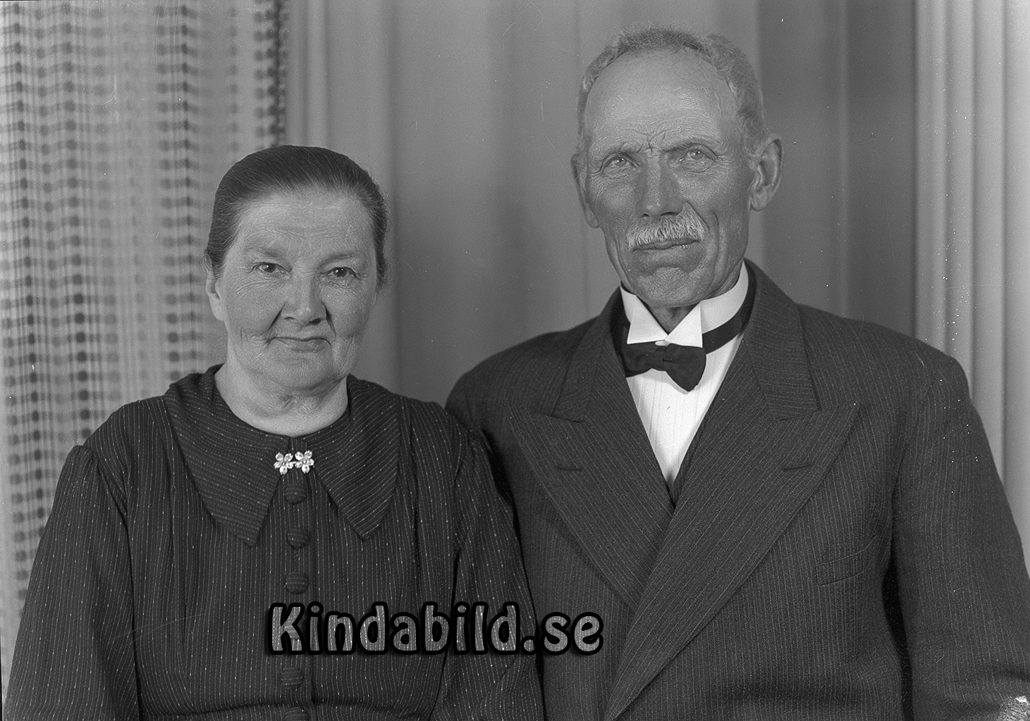 Victor Johnsson Sandkulla Tidersrum
raja
Man o kvinna han klädd i kostym hon i klänning

Nyckelord: Johnsson Tidersrum