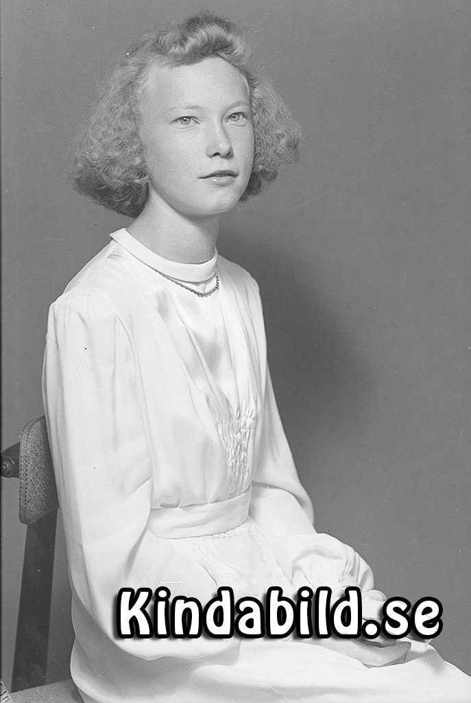 Birgit Johnsson Örbäcken Oppeby
raja
Konfirmationsfoto

raja
Birgit Jonsson, dotter till Dagmar och Knut Jonsson från Pip Oppeby.
 Hon gifte sig med Tore Lönn. Hon var kusin med Inger Asklöv Kisa.
 1960 bodde de i Tälla Hägerstad. Två döttrar Elisabet och Katarina.
 Källa. Studiegruppen hembygdsgården

Nyckelord: Johnsson Oppeby