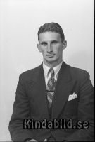 Filnamn=Falk - 9424a.jpg
Filstorlek=244KiB
Dimensioner=692x1024
Uppladdade datum=Maj 09, 2017 Falk - 9424a.jpg