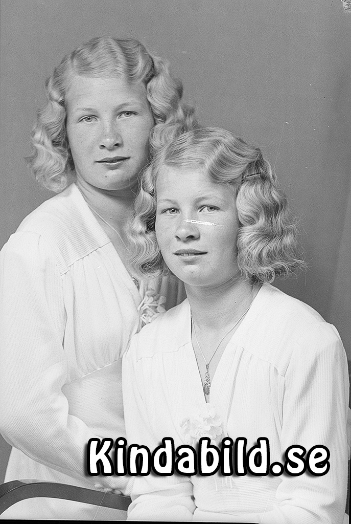 Margit o Birgit Eriksson Örsebo Svalsjö
raja
Konfirmationsfoto

Nyckelord: Eriksson Svalsjö