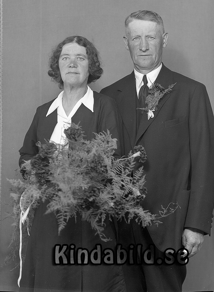 Ernst Gustavsson Högtomta Kisa
raja
Brudpar

Nyckelord: Gustavsson Kisa