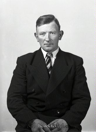 Porträtt-Man
raja
Porträtt-Man
Nyckelord: Hösten 1939