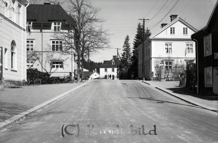 Fastighetsägarna vid Storgatan Kisa
raja
Storgatan Kisa
Bebyggelse Naftabacken i Kisa sedd från söder
Nyckelord: Storgatan Kisa