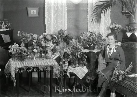 Fru Gustafsson Gustafsholm Kisa
raja
Fru Gustafsson Gustafsholm Kisa
Troligen på 50-årsdagen den 16 aug 1932
Nyckelord: Gustafsson Gustafsholm