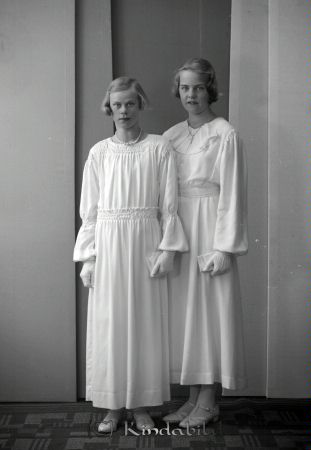 Lilly Karlsson & Rut Svensson Harg
raja
Lilly Karlsson & Rut Svensson 
Grupporträtt Två flickor Konfirmationsfoto

Nyckelord: Karlsson Svensson Harg