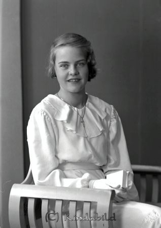 Lilly Karlsson Harg
raja
Lilly Karlsson
Porträtt-Kvinna Konfirmationsfoto
Nyckelord: Karlsson Harg