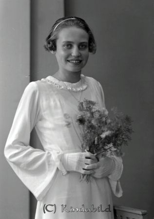Gunilla Andersson Hithem
raja
Gunilla Andersson
Porträtt-Kvinna Konfirmationsfoto

raja
Rut Gunilla f 1922 i Kisa gift �?hman.
Källa: Folkräkn 1970. 
Källa: Gerd Pettersson

Nyckelord: Andersson Hithem