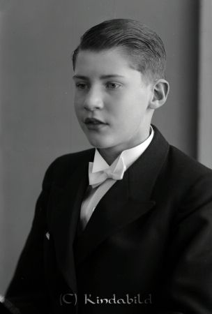 Karl Lind Kisa
raja
Karl Lind  
Porträtt-Man Konfirmationsfoto
Nyckelord: Lind Kisa