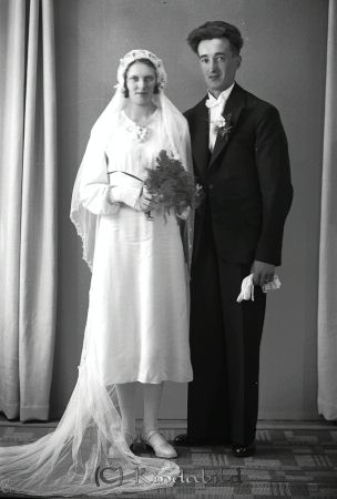 Johansson Gustav Västra Haga Horn
raja
Johansson Gustav  
Brudpar

raja
Sågverksarbetare Gustav Johansson från Österhult Höghult och Göta Gunborg Marianne Svensson från Olofsboda.
Svar Vigselbok 
Källa: Gerd Pettersson

Nyckelord: Johansson Västra-Haga