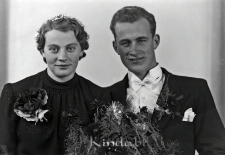 Johansson Algot Brunnsholm Horn
raja
Johansson Algot 
Brudpar

raja
Viola och Algot Johansson, Horn 
Källa: Tommy Karlsson
Nyckelord: Johansson Brunnsholm